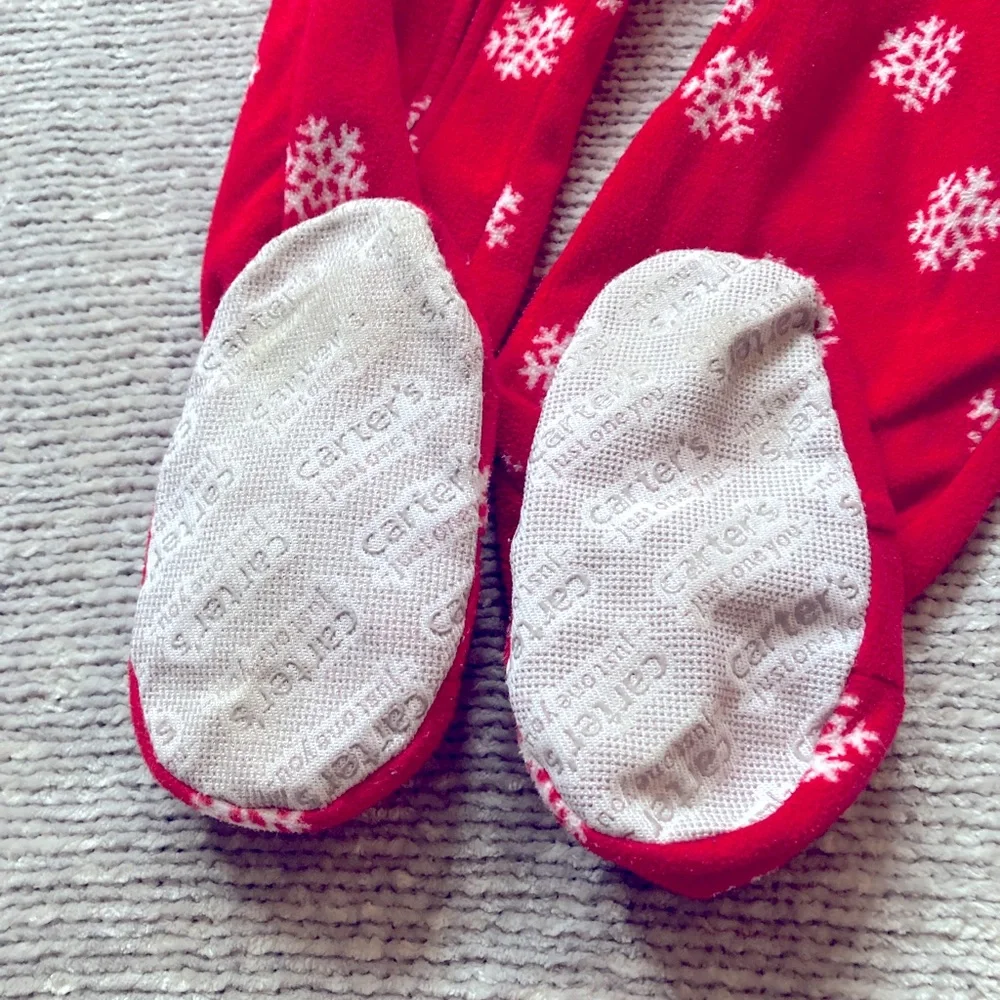 Carter’s Girls 5T‎ Reindeer Footed Fleece Pajamas Red Snowflake Holiday